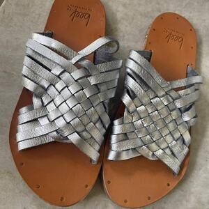 Beek by two birds swallow  metallic leather Sandals sz 6 NWT